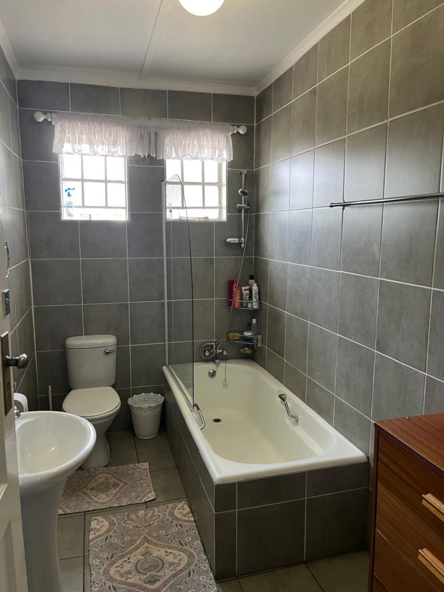 4 Bedroom Property for Sale in Calvinia Northern Cape